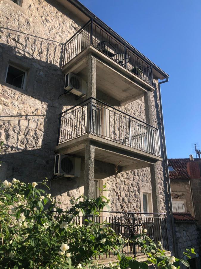 Pavle Apartmani Рисан Екстериор снимка