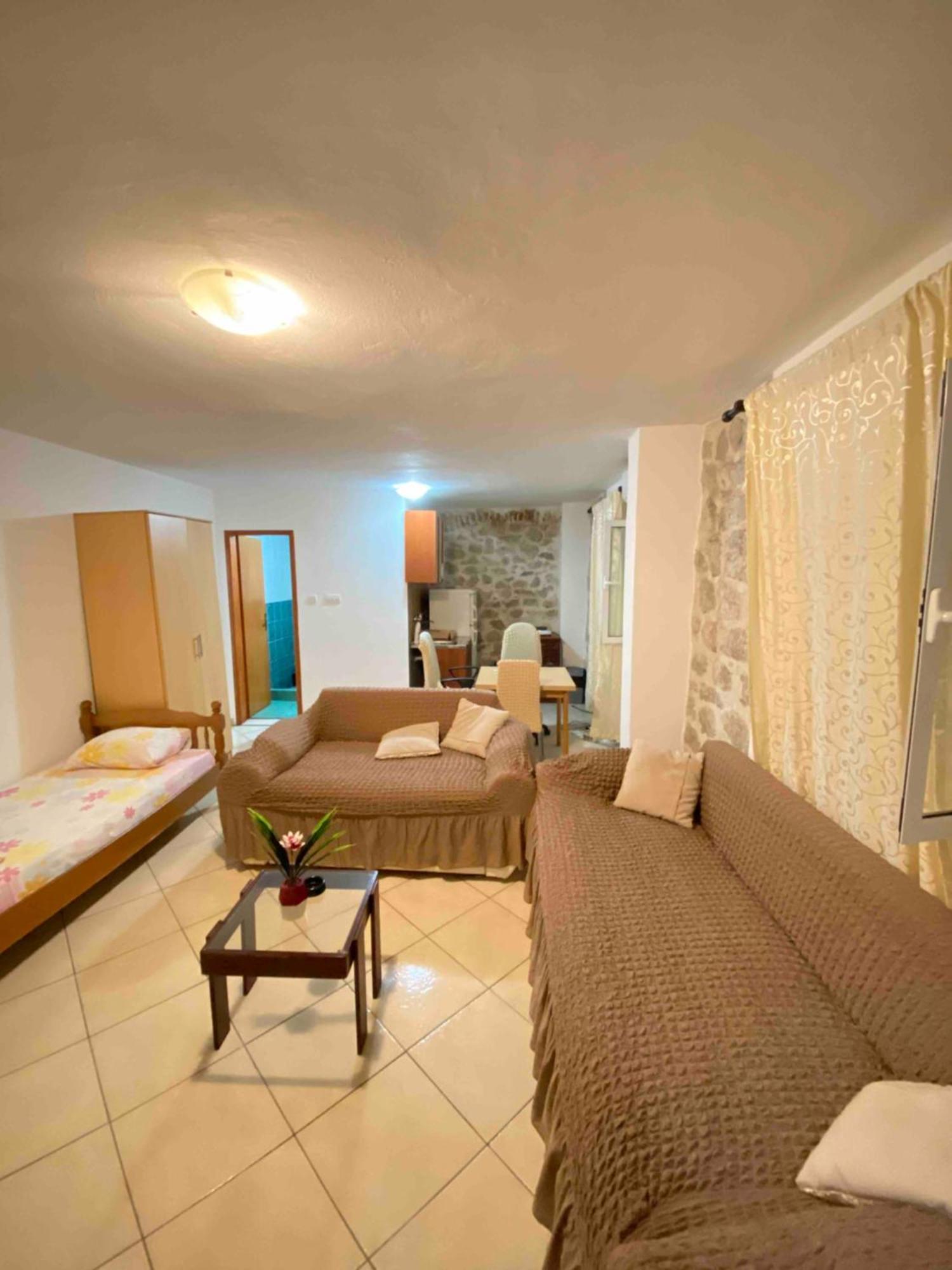 Pavle Apartmani Рисан Екстериор снимка