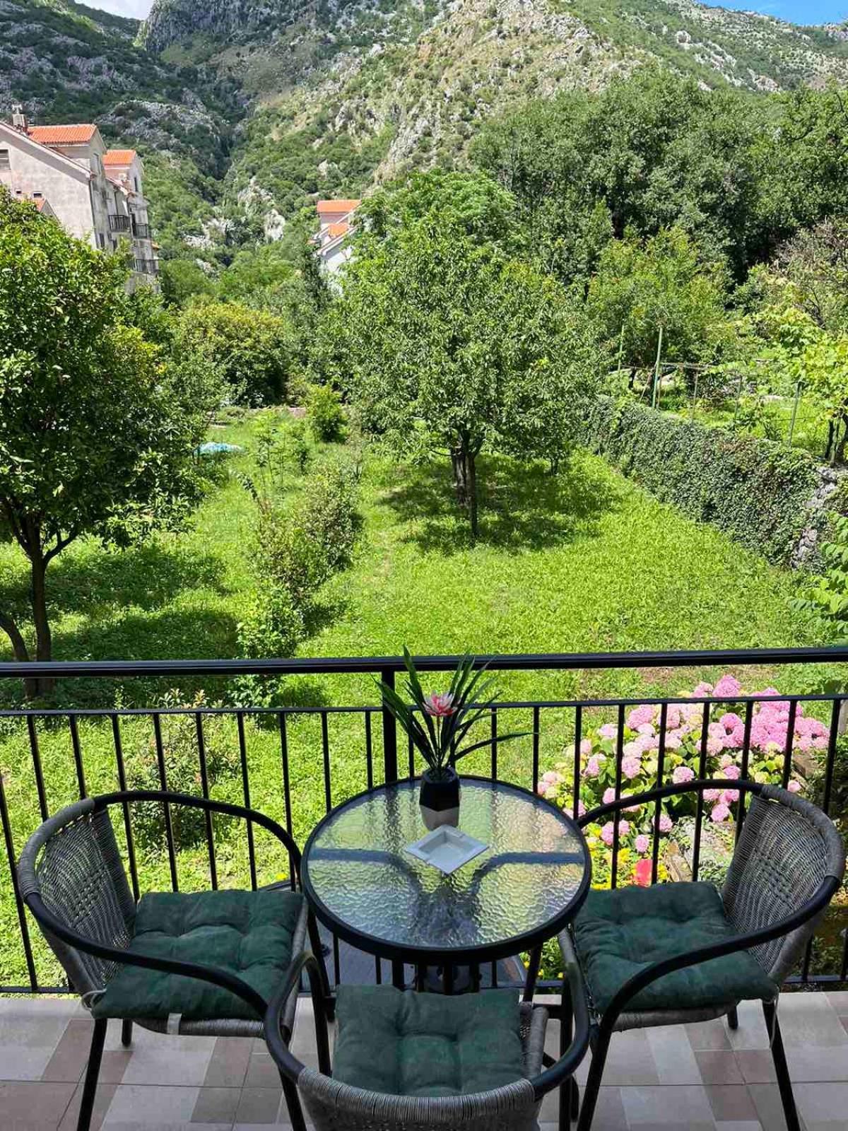 Pavle Apartmani Рисан Екстериор снимка